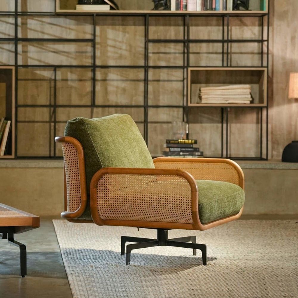 Guilio Swivel Lounge Chair - Charlotte 500