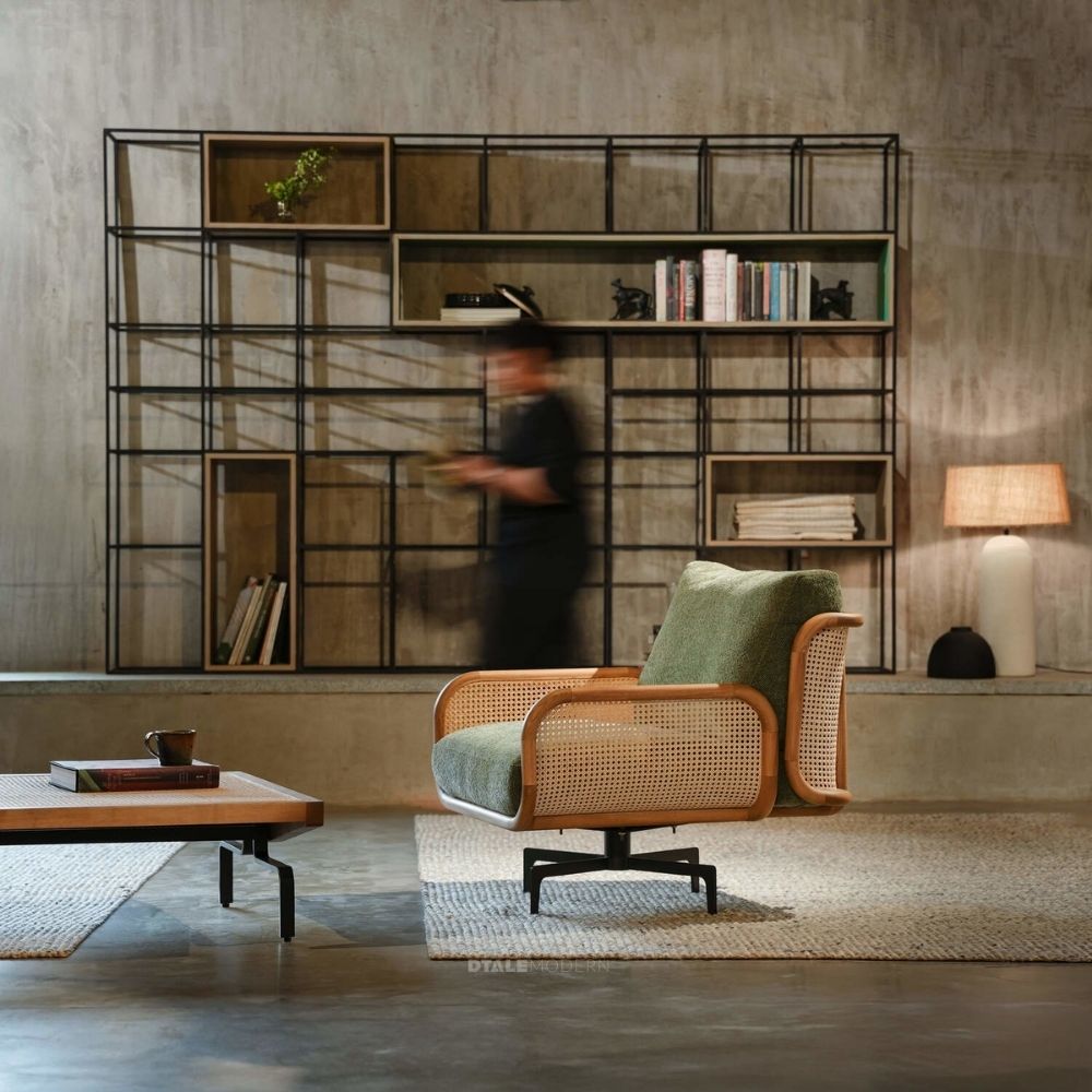 Guilio Swivel Lounge Chair - Charlotte 500