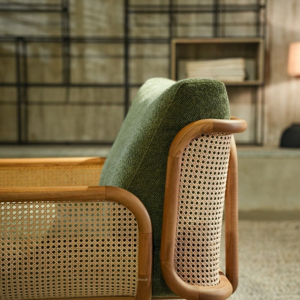 Guilio Swivel Lounge Chair - Charlotte 500