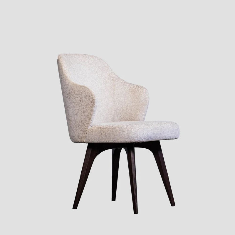 Fili Dining Chair – Elegant Design with Adaptive Comfort